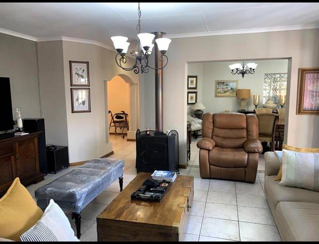4 BEDROOM HOUSE FOR SALE IN SUNWARD PARK